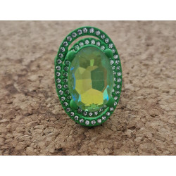 Bague verte avec strass